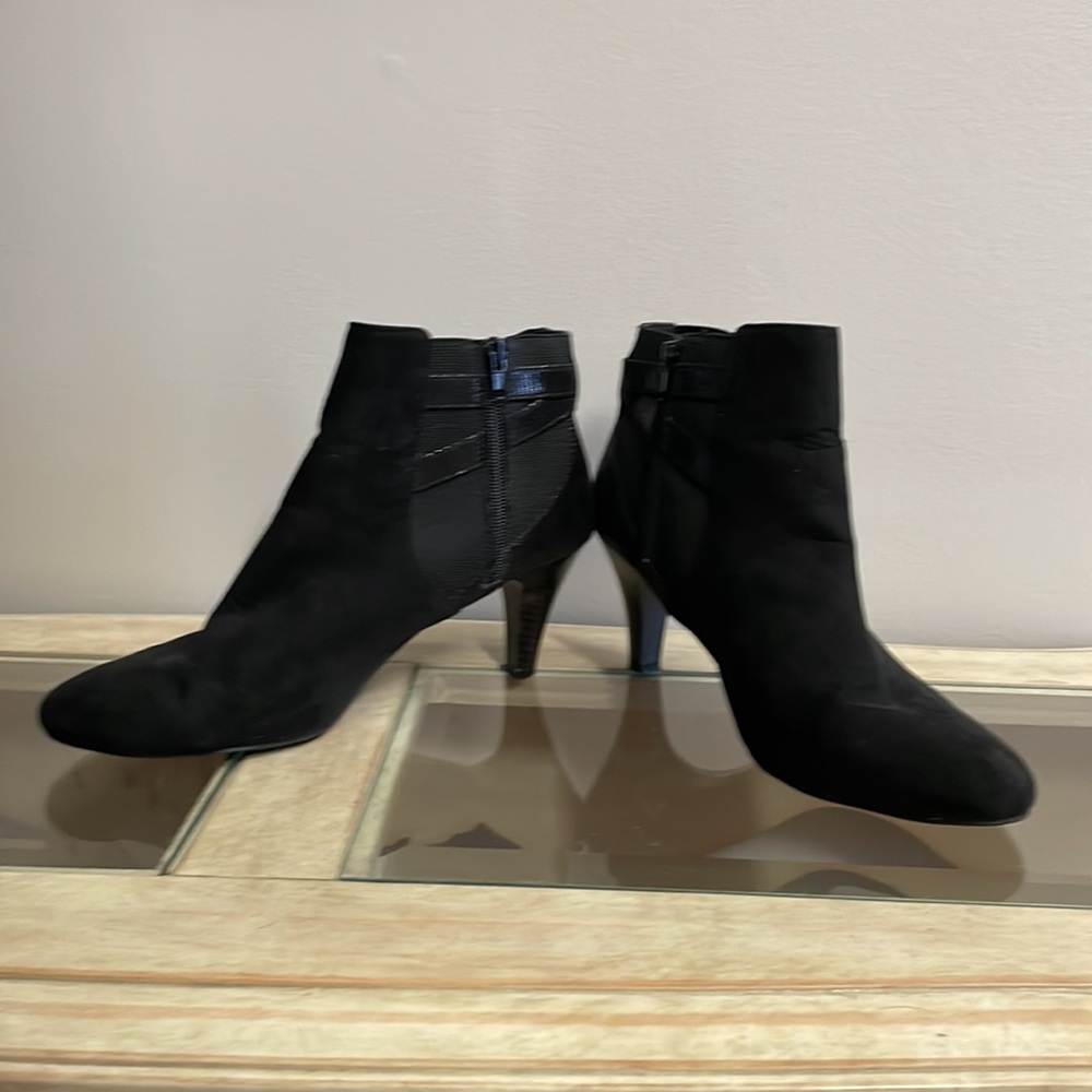 Karen Scott Majar Booties Size 11 - Picture 3 of 9
